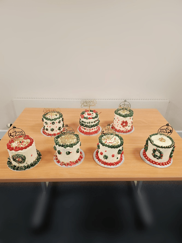 Deck-The-Cake Christmas activity 